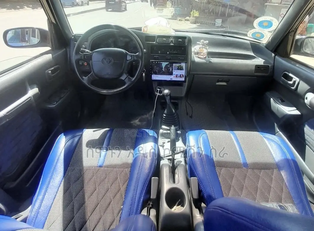 Toyota RAV4 1995 Blue
