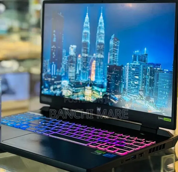 New Laptop Acer Predator Helios Neo 16 16GB Intel Core i5 SSD 512GB