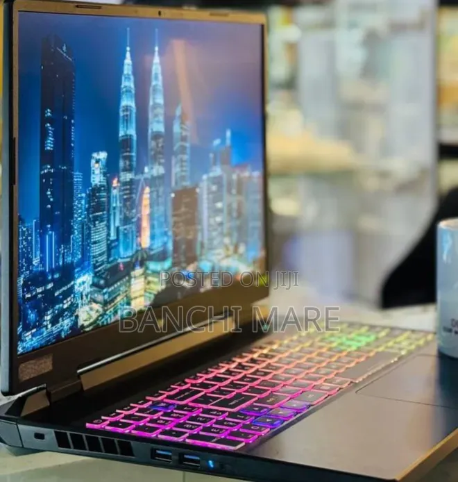 New Laptop Acer Predator Helios Neo 16 16GB Intel Core i5 SSD 512GB