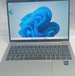 New Laptop HP EliteBook 830 G9 16GB Intel Core i5 SSD 512GB