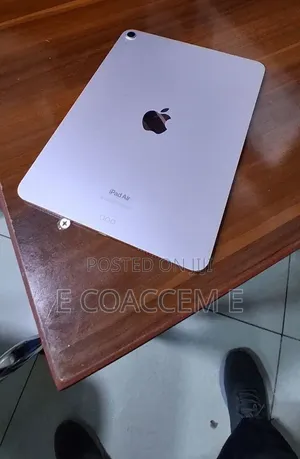 New Apple iPad 5 (2022) 64 GB
