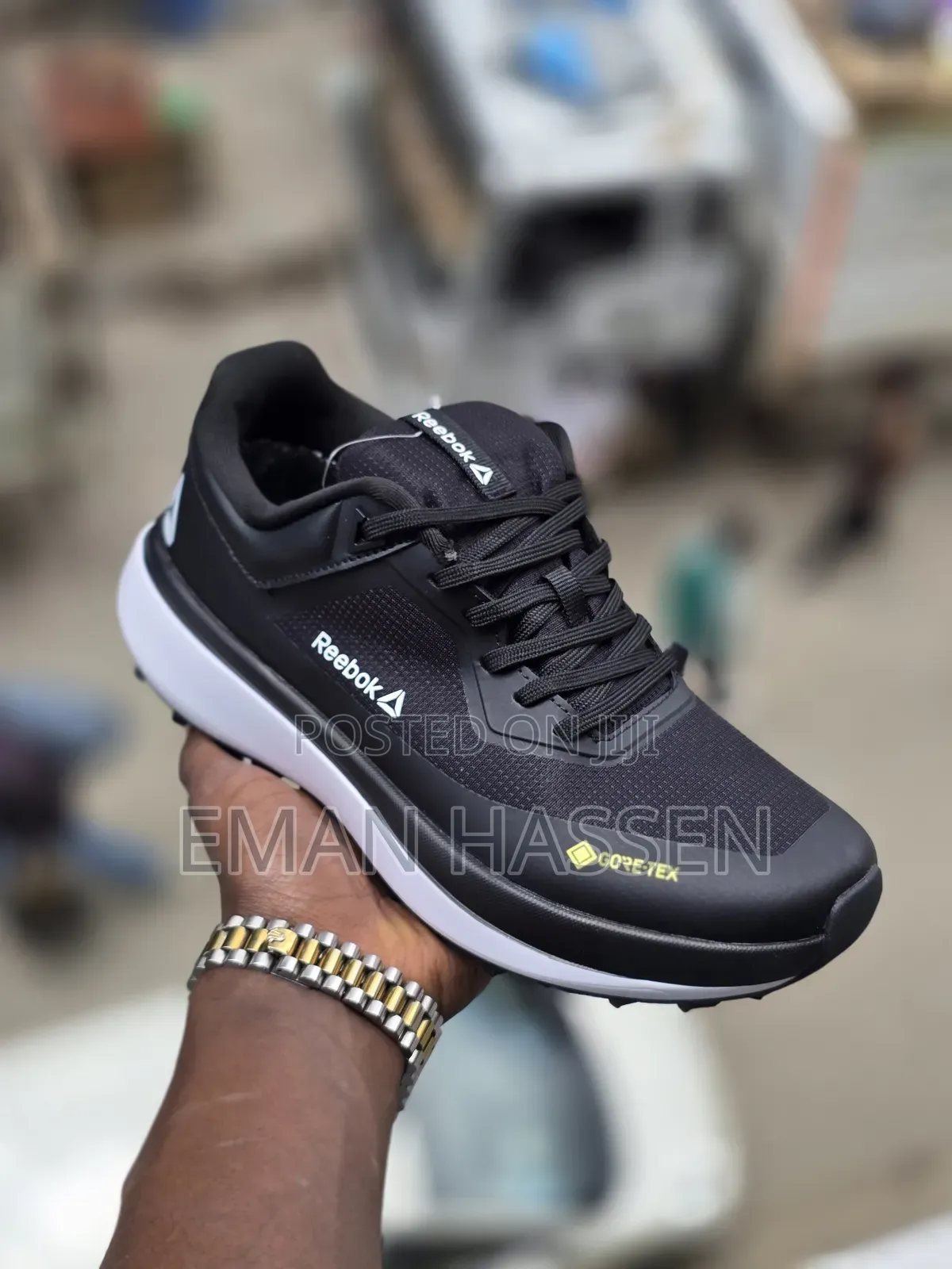 Reebok ኦርጅናል ጫማ