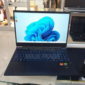 New Laptop HP Victus 16 8GB AMD Ryzen 7 SSD 1T