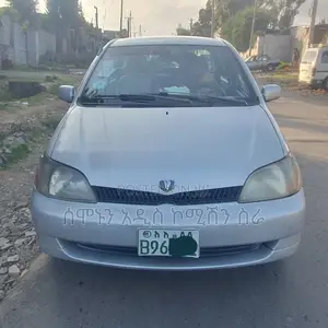 Toyota Platz 1.0 FWD 2001 Silver