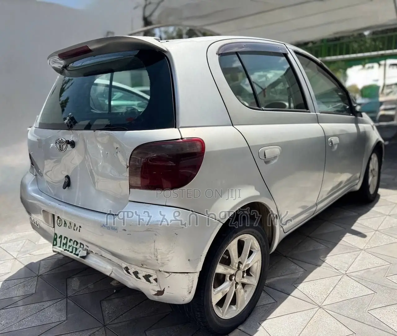 Toyota Vitz 1.0 FWD 5dr 2000 Silver