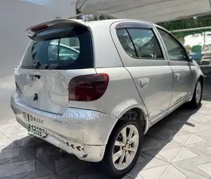Toyota Vitz 1.0 FWD 5dr 2000 Silver