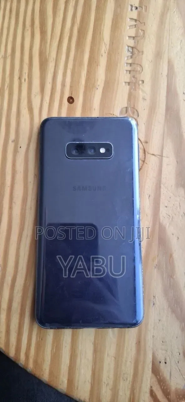 Samsung Galaxy S10e 128 GB Black