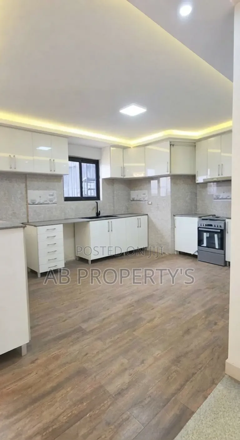 Furnished 3bdrm Apartment in ካሳንቺስ ሂልተን ሆቴል, Kirkos for sale