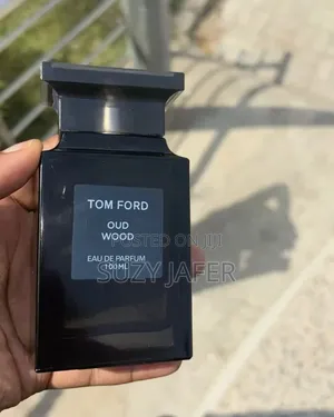Tom Ford Oud Wood Men Perfume