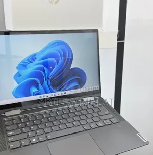 New Laptop Lenovo Yoga 710 16GB Intel Core i5 SSD 512GB