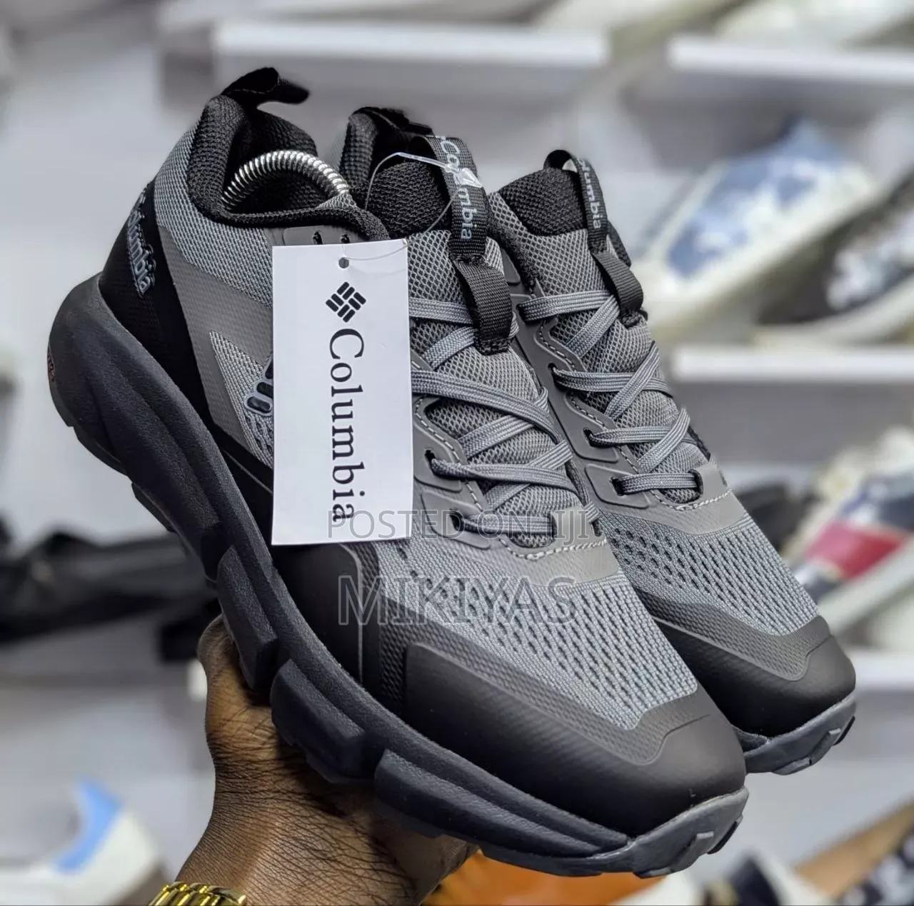 Come and Buy Some Shoes. አሉ ብዙ