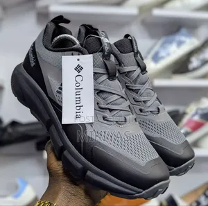 Come and Buy Some Shoes. አሉ ብዙ