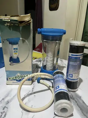 Water Filter With a Replaceable Cartridge
