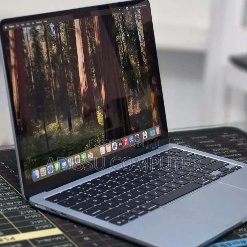 New Laptop Apple MacBook Air 2025 M4 16GB Apple M4 SSD 512GB