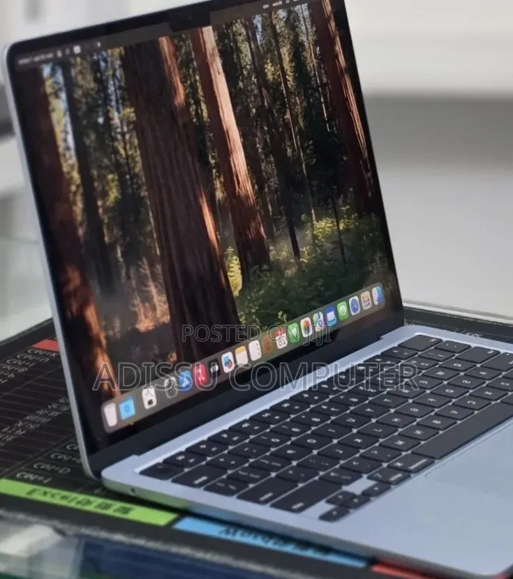 New Laptop Apple MacBook Air 2025 M4 16GB Apple M4 SSD 512GB