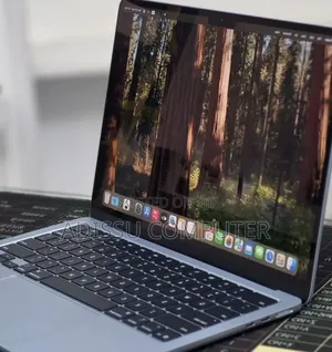 New Laptop Apple MacBook Air 2025 M4 16GB Apple M4 SSD 512GB