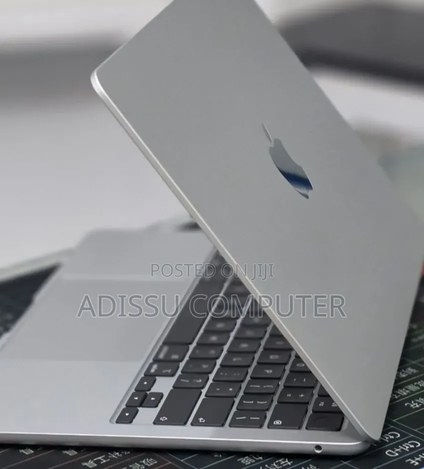 New Laptop Apple MacBook Air 2026 M5 16GB Apple M5 SSD 512GB