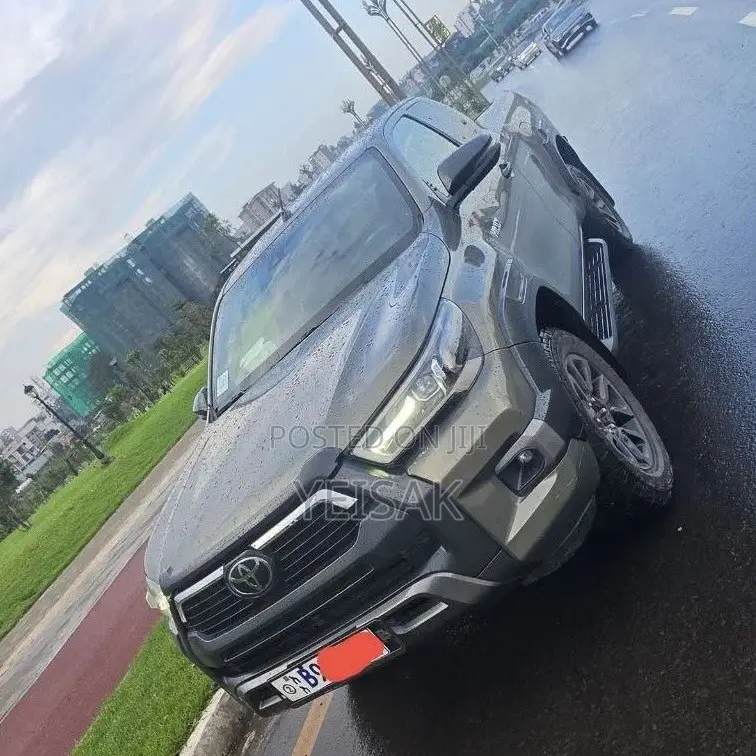Toyota Hilux 2021 Gray
