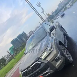 Toyota Hilux 2021 Gray