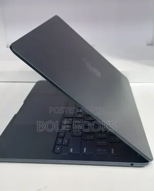 New Laptop Apple MacBook Air 2022 M2 8GB Apple M2 SSD 256GB