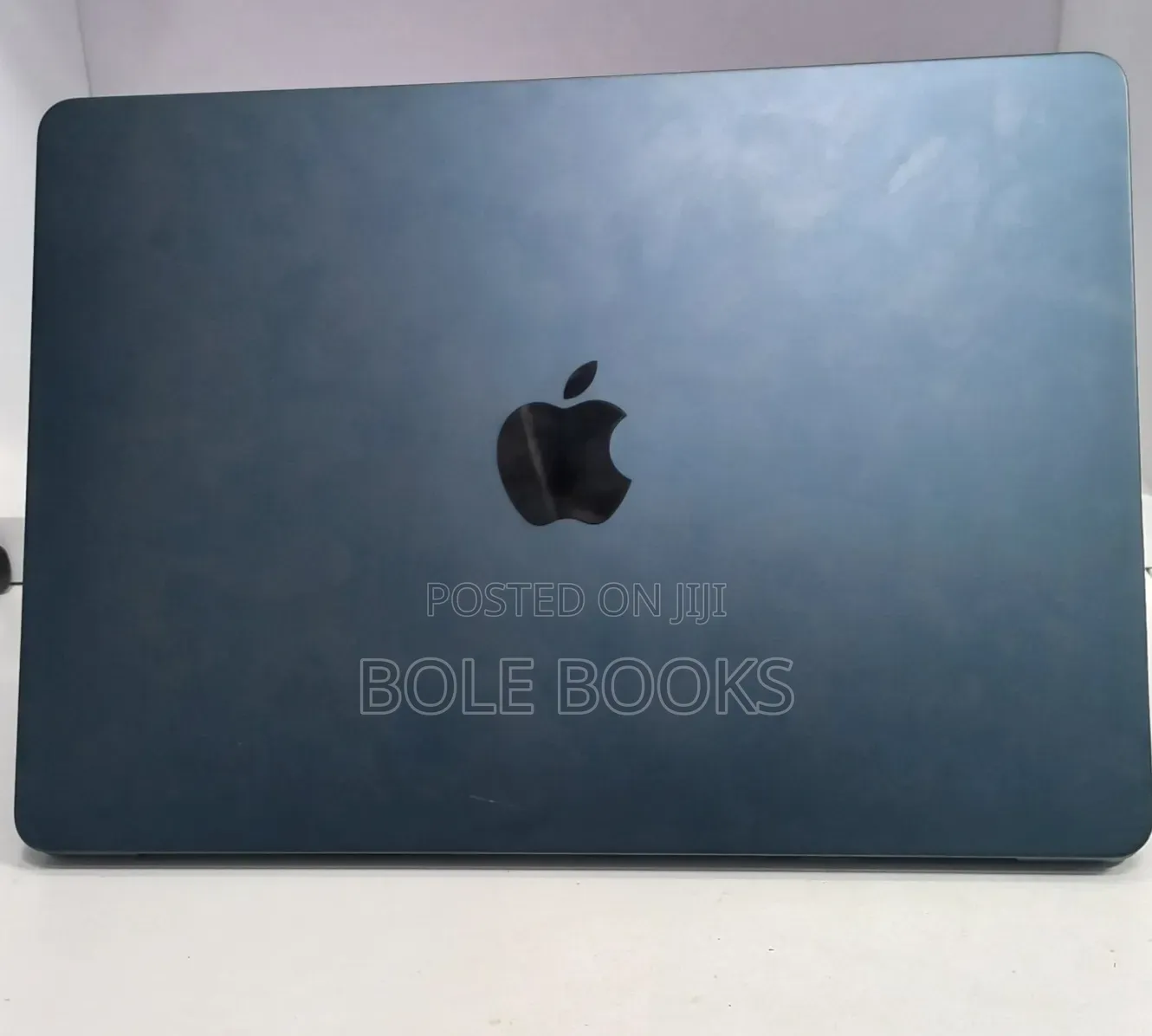 New Laptop Apple MacBook Air 2022 M2 8GB Apple M2 SSD 256GB
