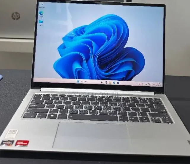 New Laptop Lenovo 16GB AMD Ryzen 7 SSD 512GB