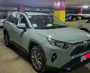 Toyota RAV4 2021 Green