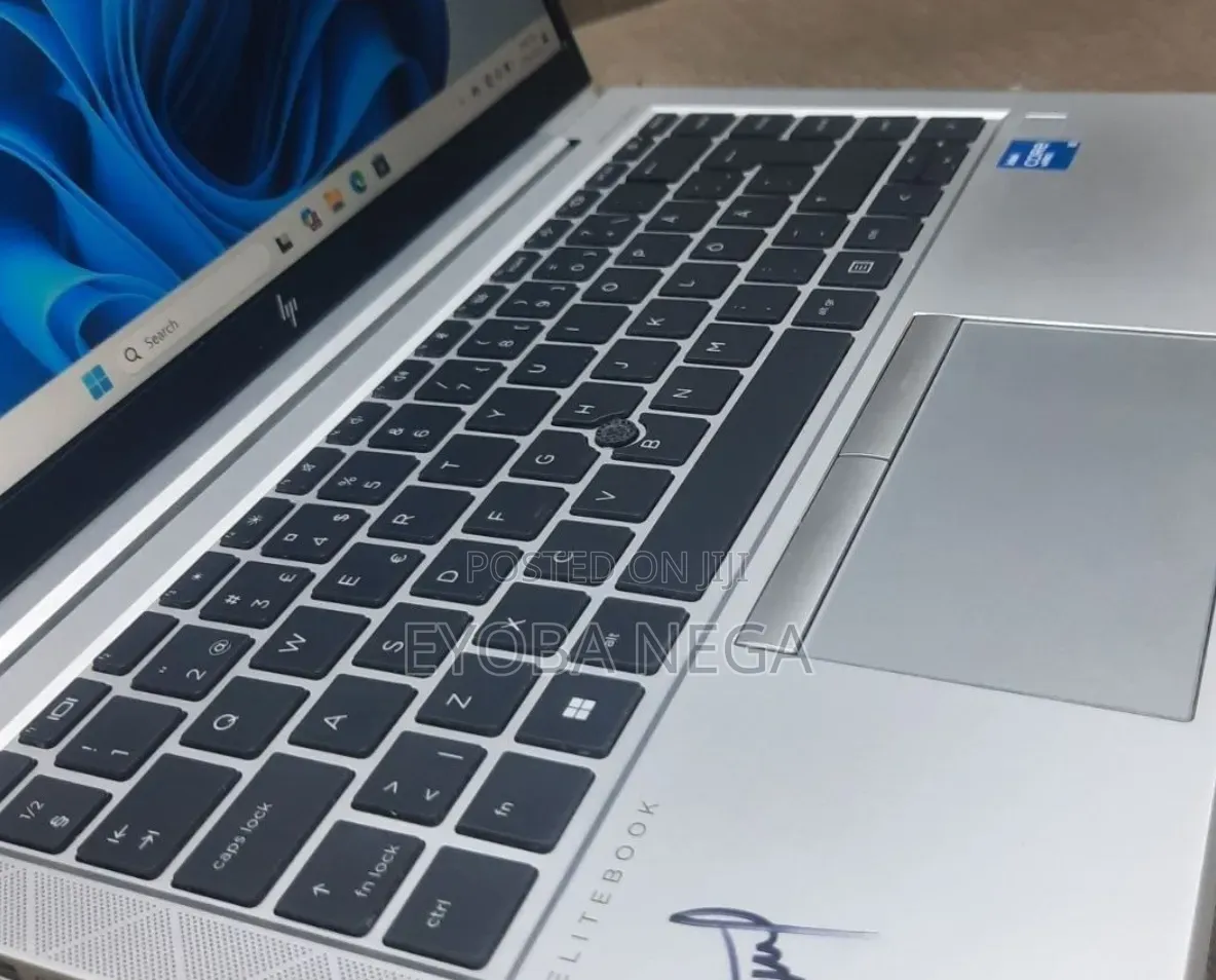 New Laptop HP EliteBook 840 G8 16GB Intel Core i5 SSD 512GB