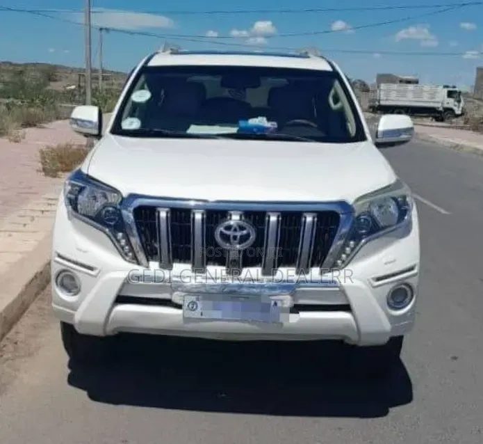 Toyota Land Cruiser Prado 2016 White