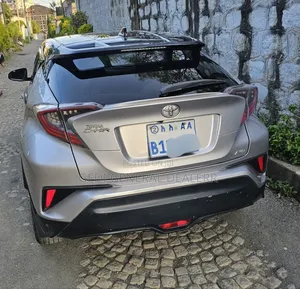 Toyota C-HR 2017 Silver
