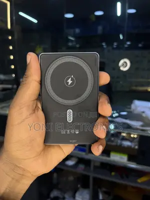 Rugga's MagOn Series 10,000mAh Magnetic Wireless Power Bank