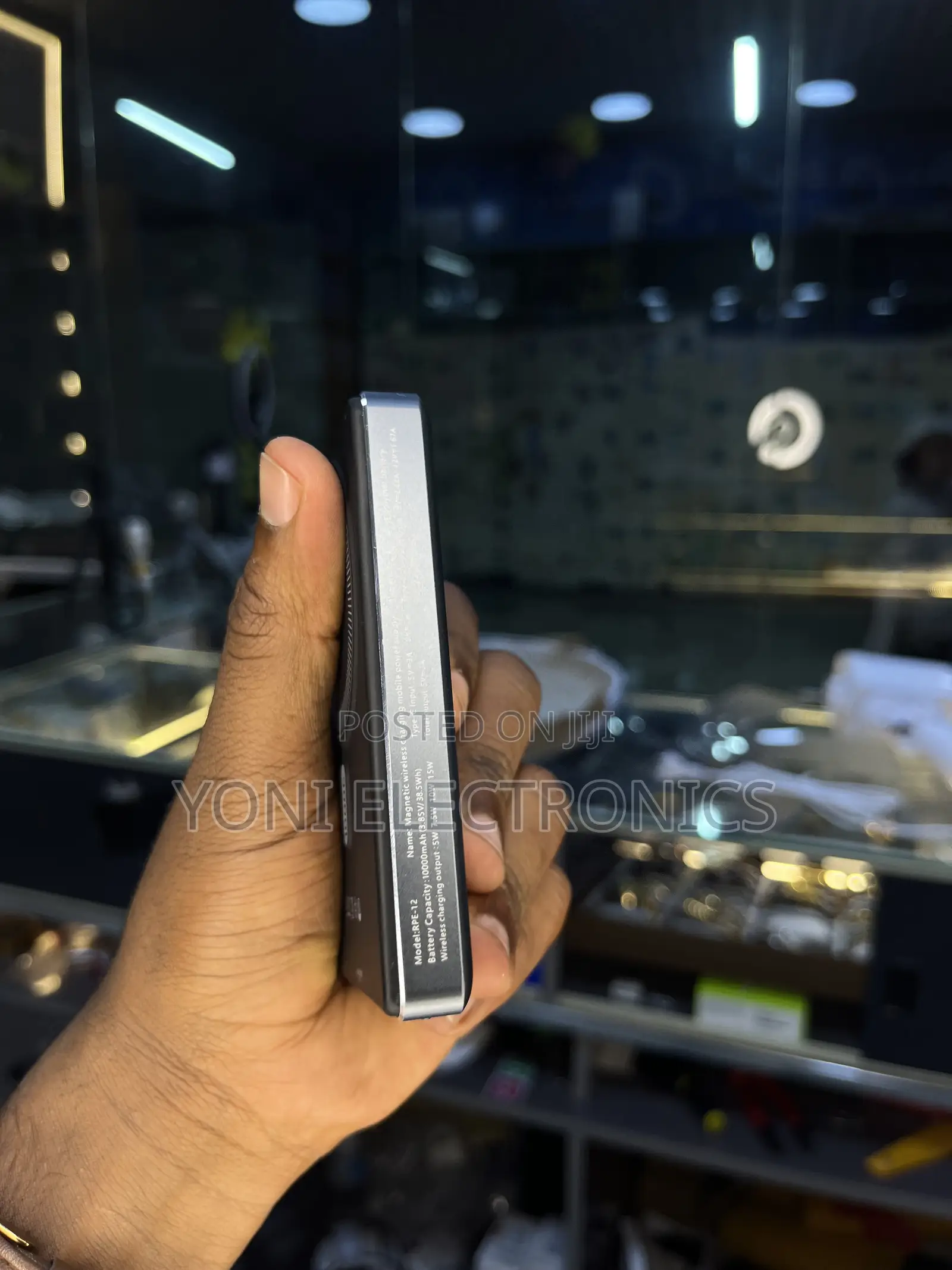 Rugga's MagOn Series 10,000mAh Magnetic Wireless Power Bank