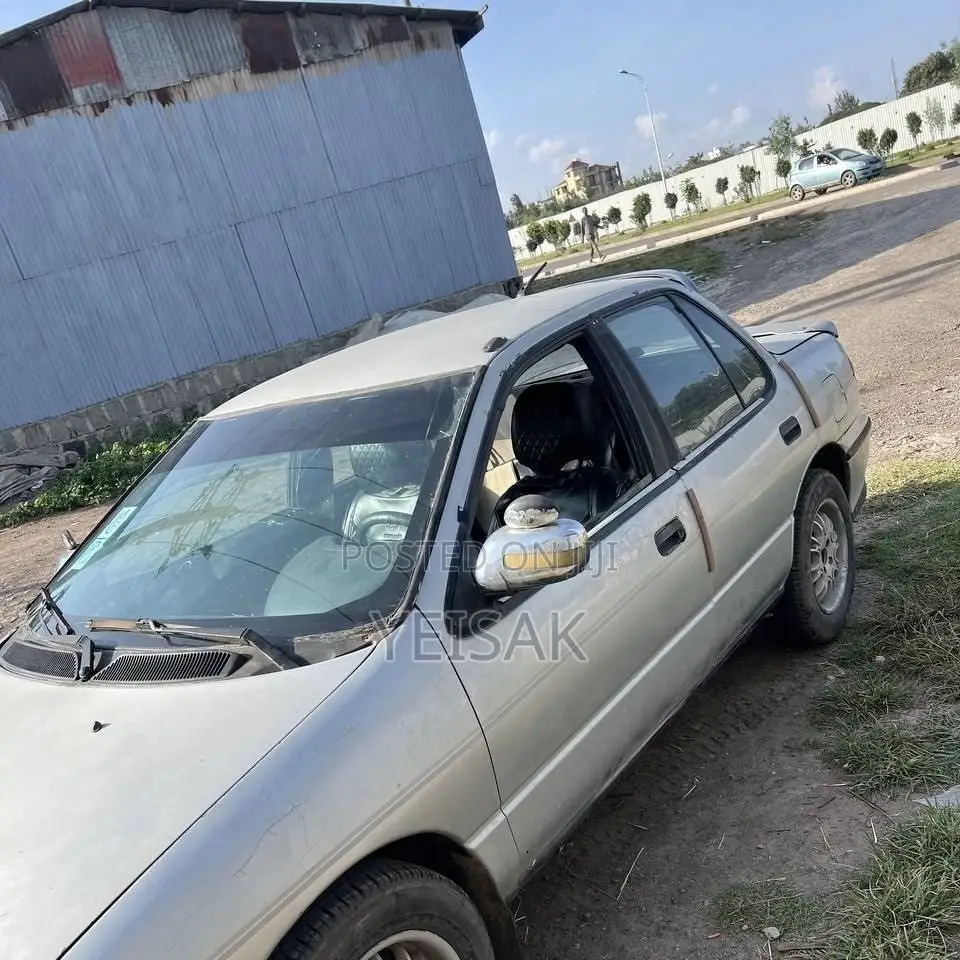 Isuzu Stylus 1992 Silver