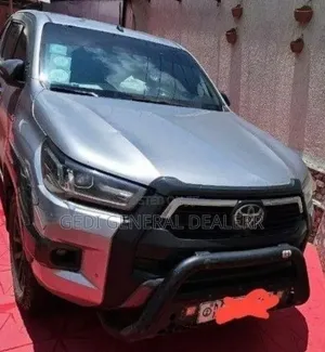 Toyota Hilux 2022 Silver