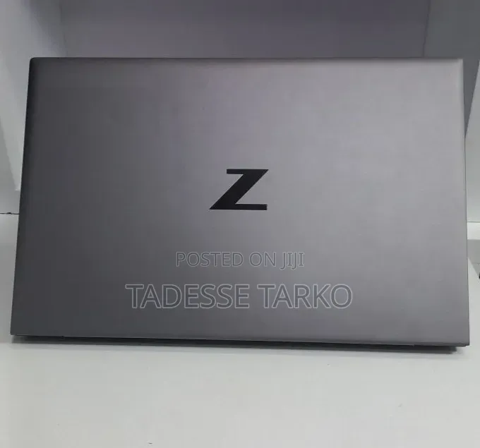 New Laptop HP ZBook Firefly G8 16GB Intel Core i7 SSD 512GB