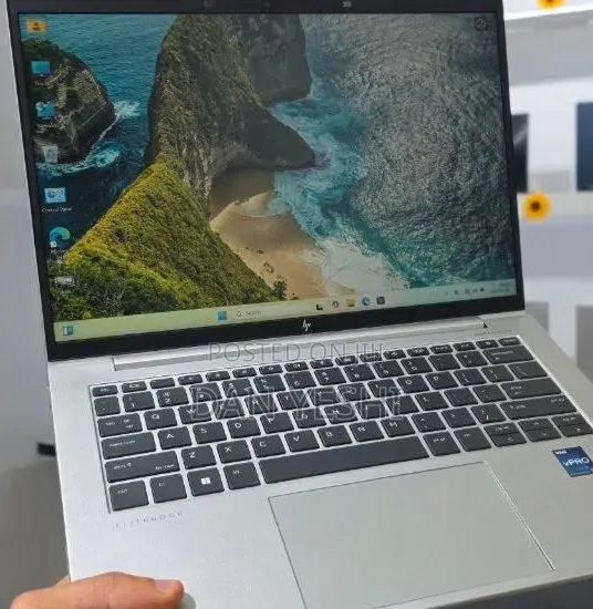 New Laptop HP EliteBook 840 G9 16GB Intel Core i7 SSD 512GB