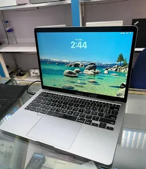 New Laptop Apple MacBook 16GB Apple M1 SSD 256GB