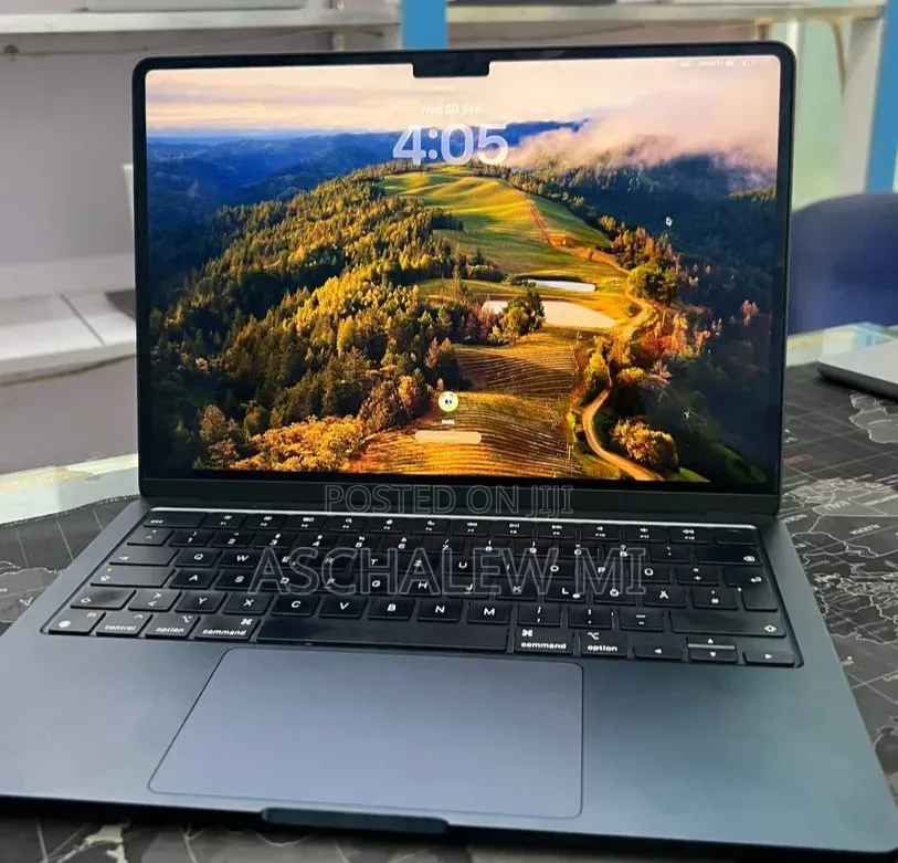 New Laptop Apple MacBook Air 2022 M2 16GB Apple M2 SSD 512GB