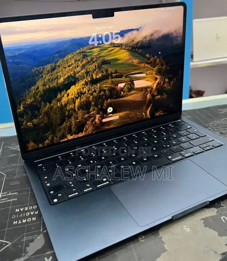 New Laptop Apple MacBook Air 2022 M2 16GB Apple M2 SSD 512GB