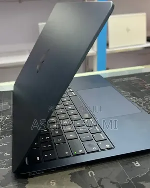 New Laptop Apple MacBook Air 2022 M2 16GB Apple M2 SSD 512GB