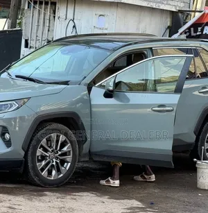 Toyota RAV4 2021 Teal