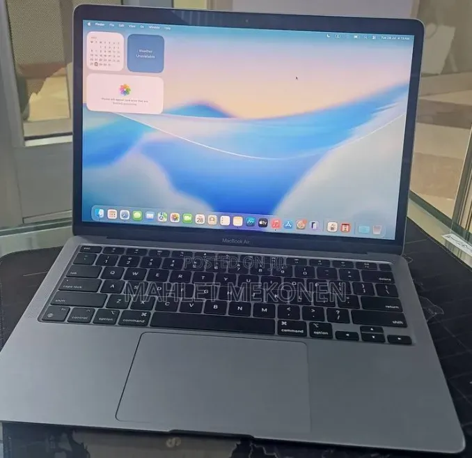 New Laptop Apple MacBook Pro 2021 M1 8GB Apple M1 SSD 256GB