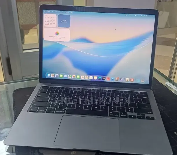 New Laptop Apple MacBook Pro 2021 M1 8GB Apple M1 SSD 256GB