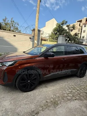 Peugeot 5008 2021 Brown