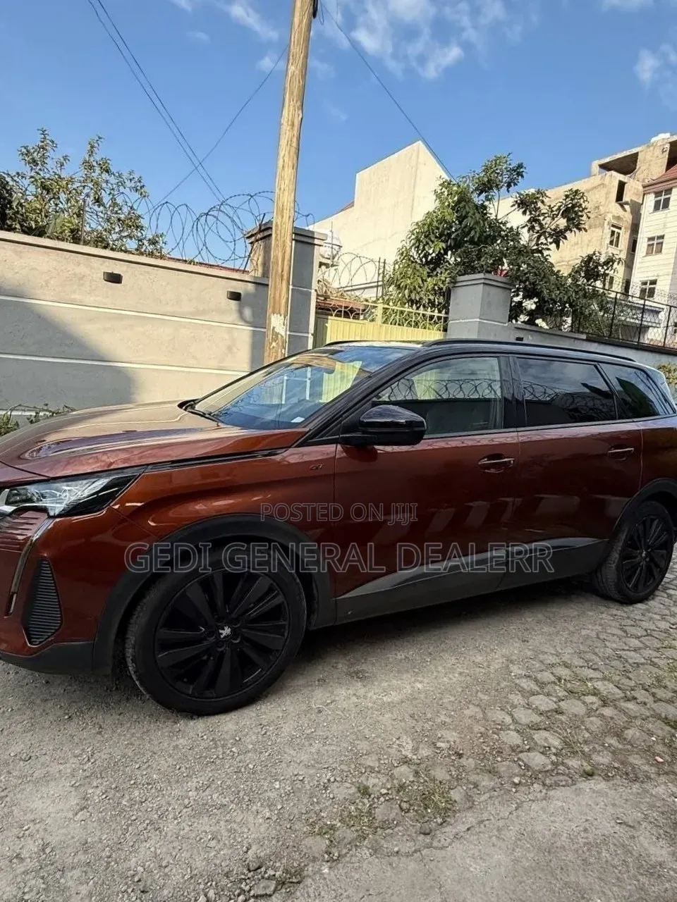 Peugeot 5008 2021 Brown