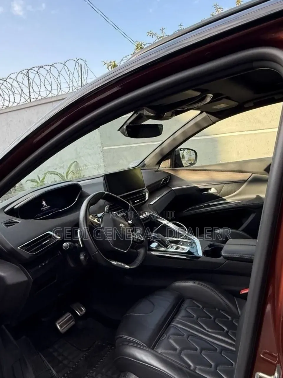 Peugeot 5008 2021 Brown