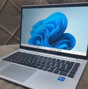 New Laptop HP EliteBook 840 G8 16GB Intel Core i7 SSD 512GB