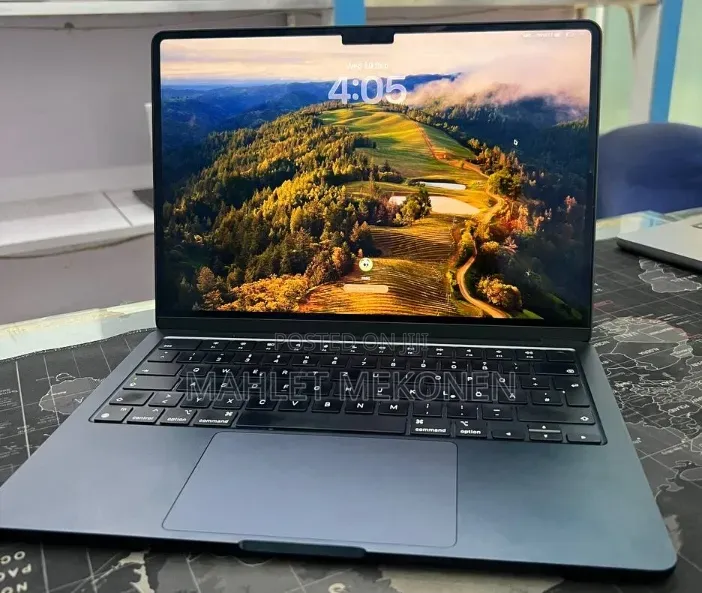 New Laptop Apple MacBook Air 2022 M2 16GB Apple M2 SSD 512GB