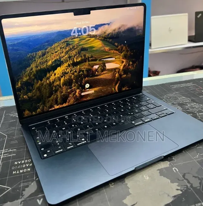 New Laptop Apple MacBook Air 2022 M2 16GB Apple M2 SSD 512GB