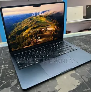 New Laptop Apple MacBook Air 2022 M2 16GB Apple M2 SSD 512GB